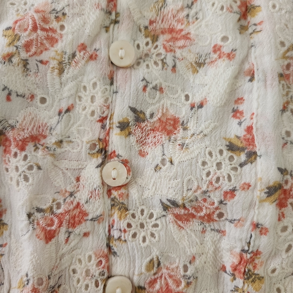 Small American Eagle floral Crop Top - Picture 9 of 13